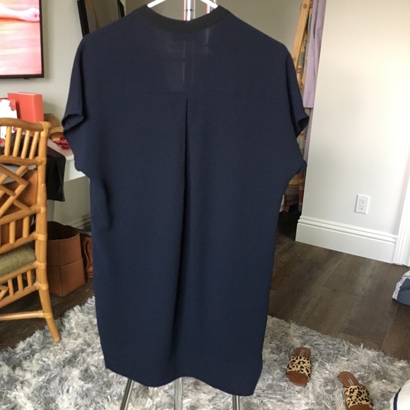 Navy dress with black details on pockets & collar - Picture 4 of 6